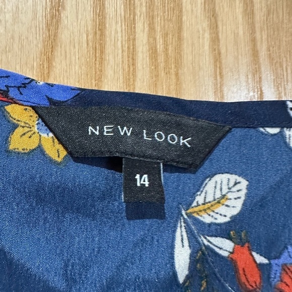 - Butterfly floral mixed print navy multicoloured dress size 14 new newlook - Picture 7 of 11